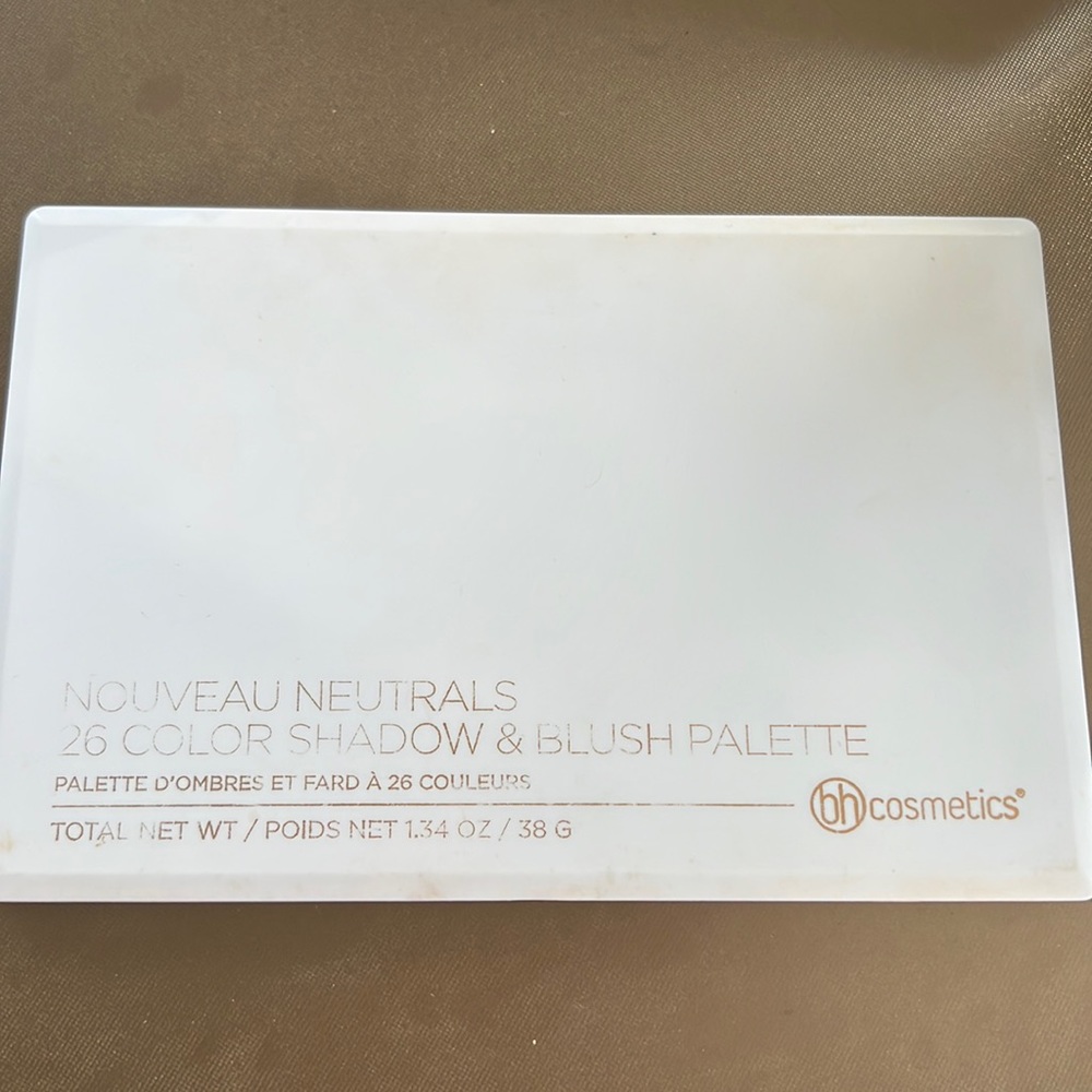 BH Cosmetics Nouveau Neutrals Shadow and Blush Palette